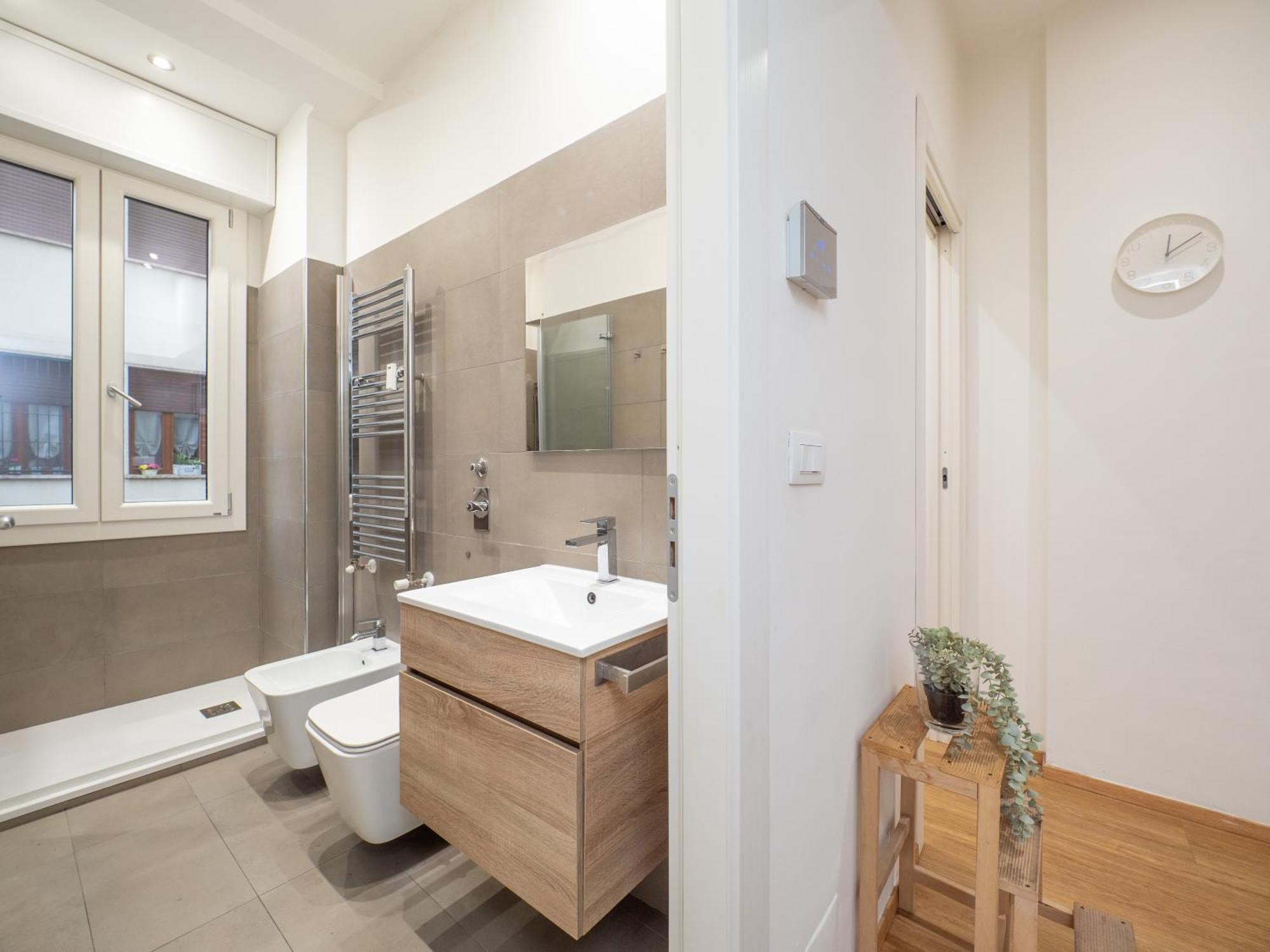 Milano 5 Guests - Modern Apt With Balcony Bagian luar foto
