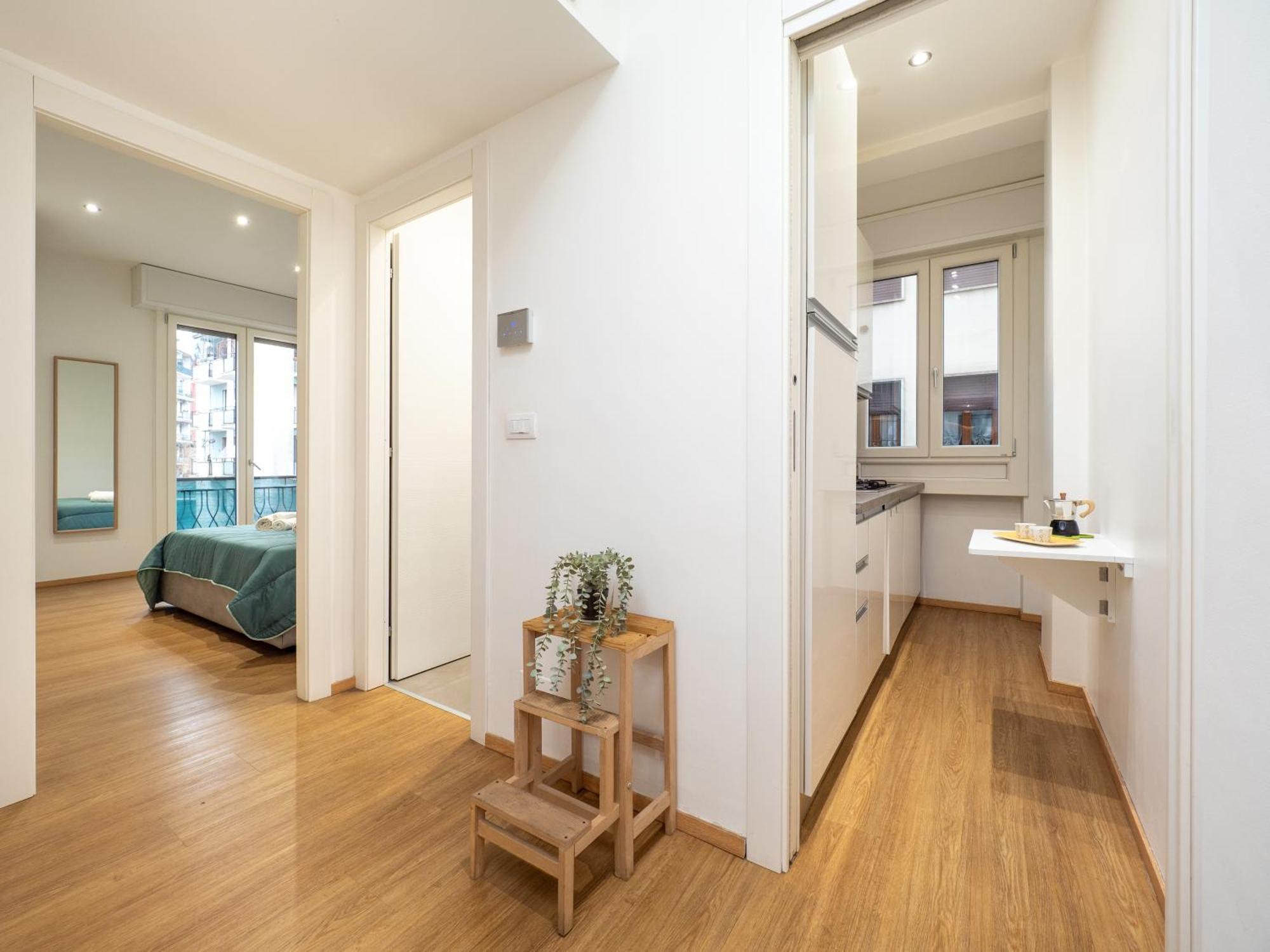 Milano 5 Guests - Modern Apt With Balcony Bagian luar foto