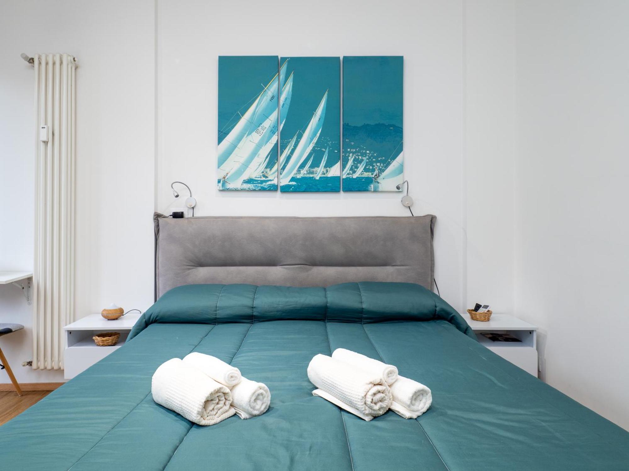 Milano 5 Guests - Modern Apt With Balcony Bagian luar foto