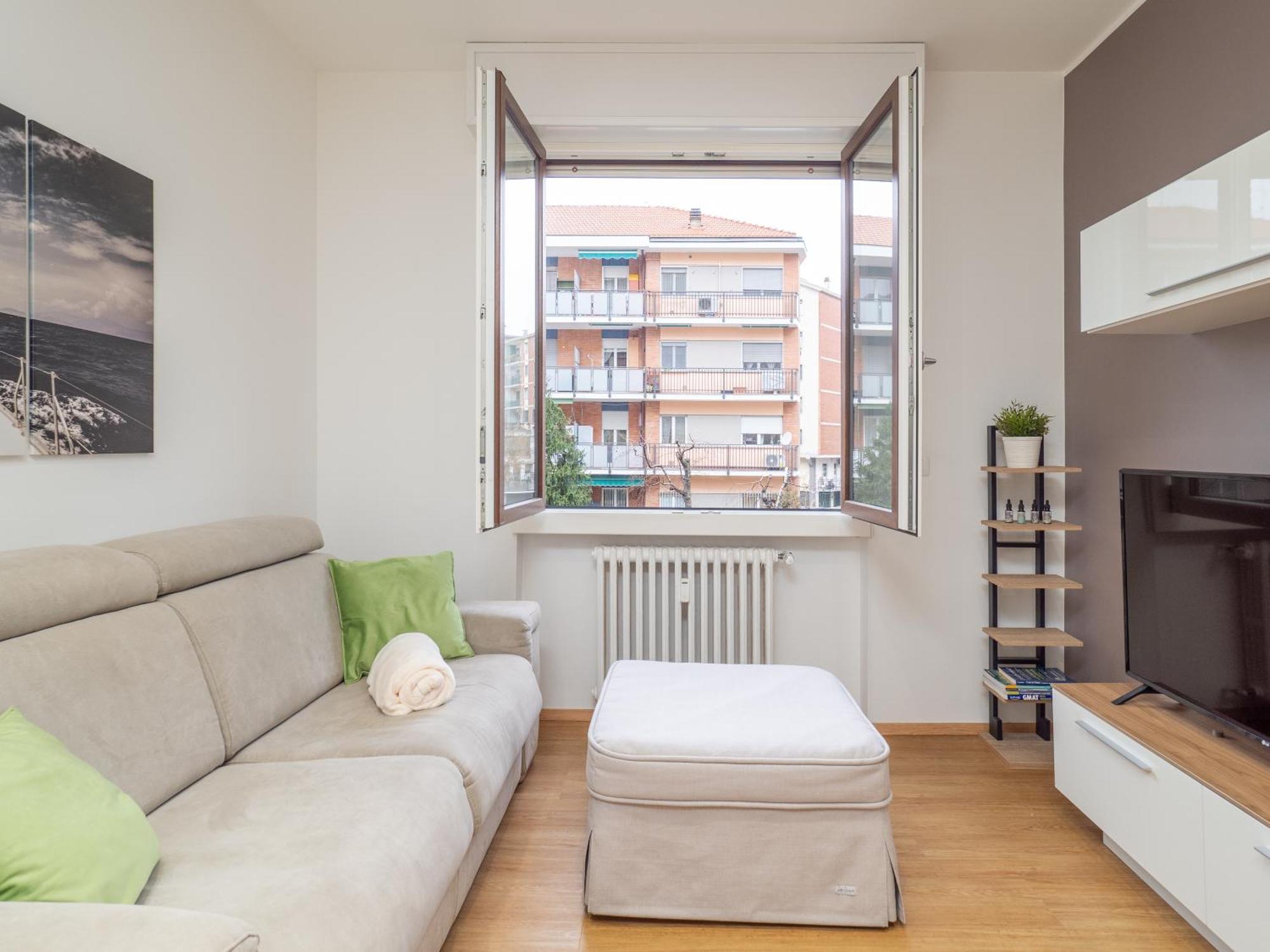 Milano 5 Guests - Modern Apt With Balcony Bagian luar foto